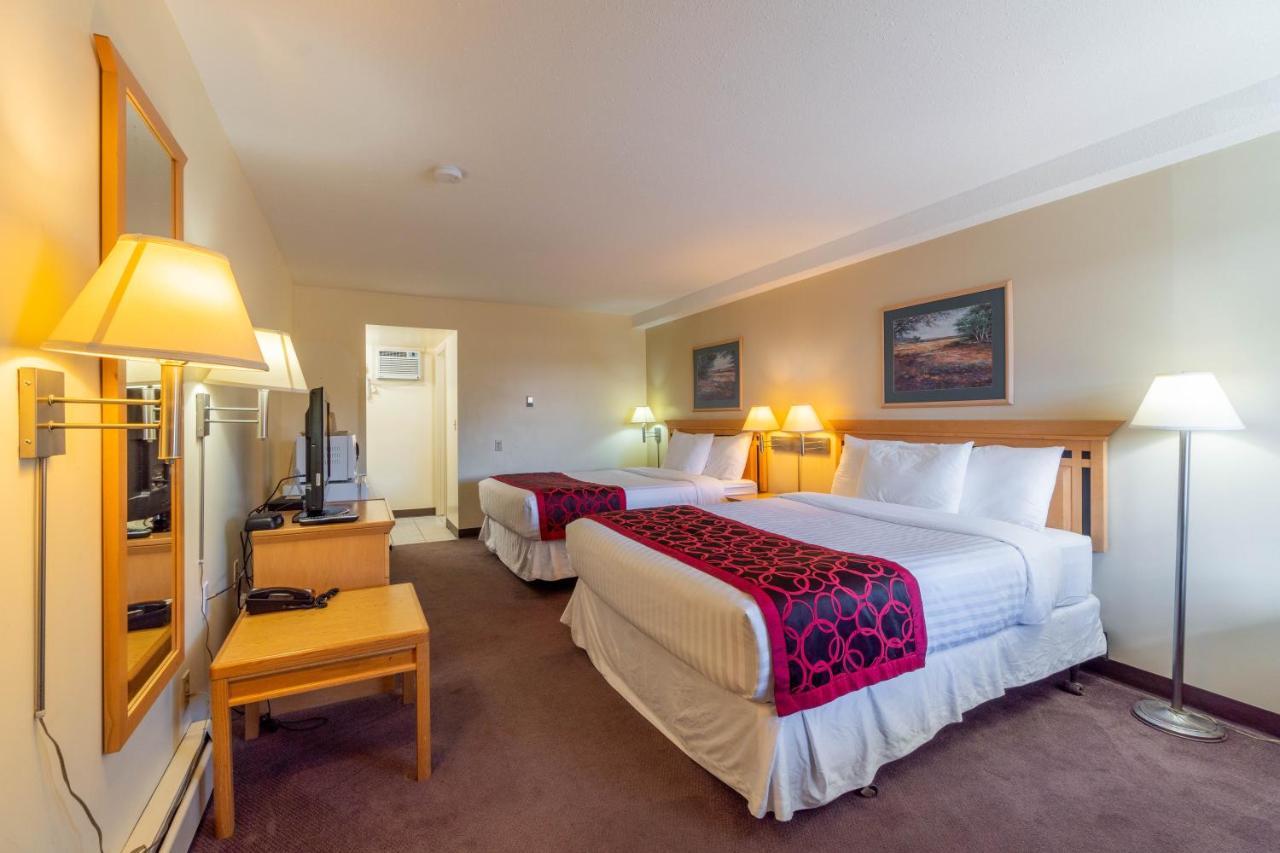 Canada'S Best Value Desert Inn & Suites Каш Крийк Екстериор снимка