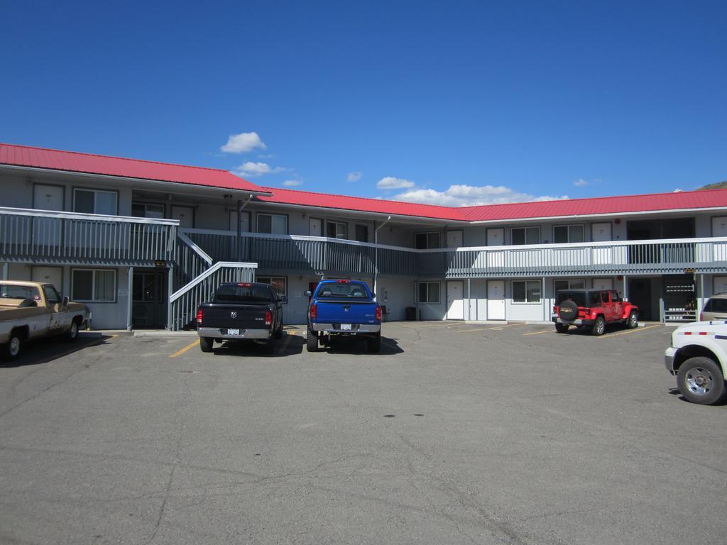Canada'S Best Value Desert Inn & Suites Каш Крийк Екстериор снимка