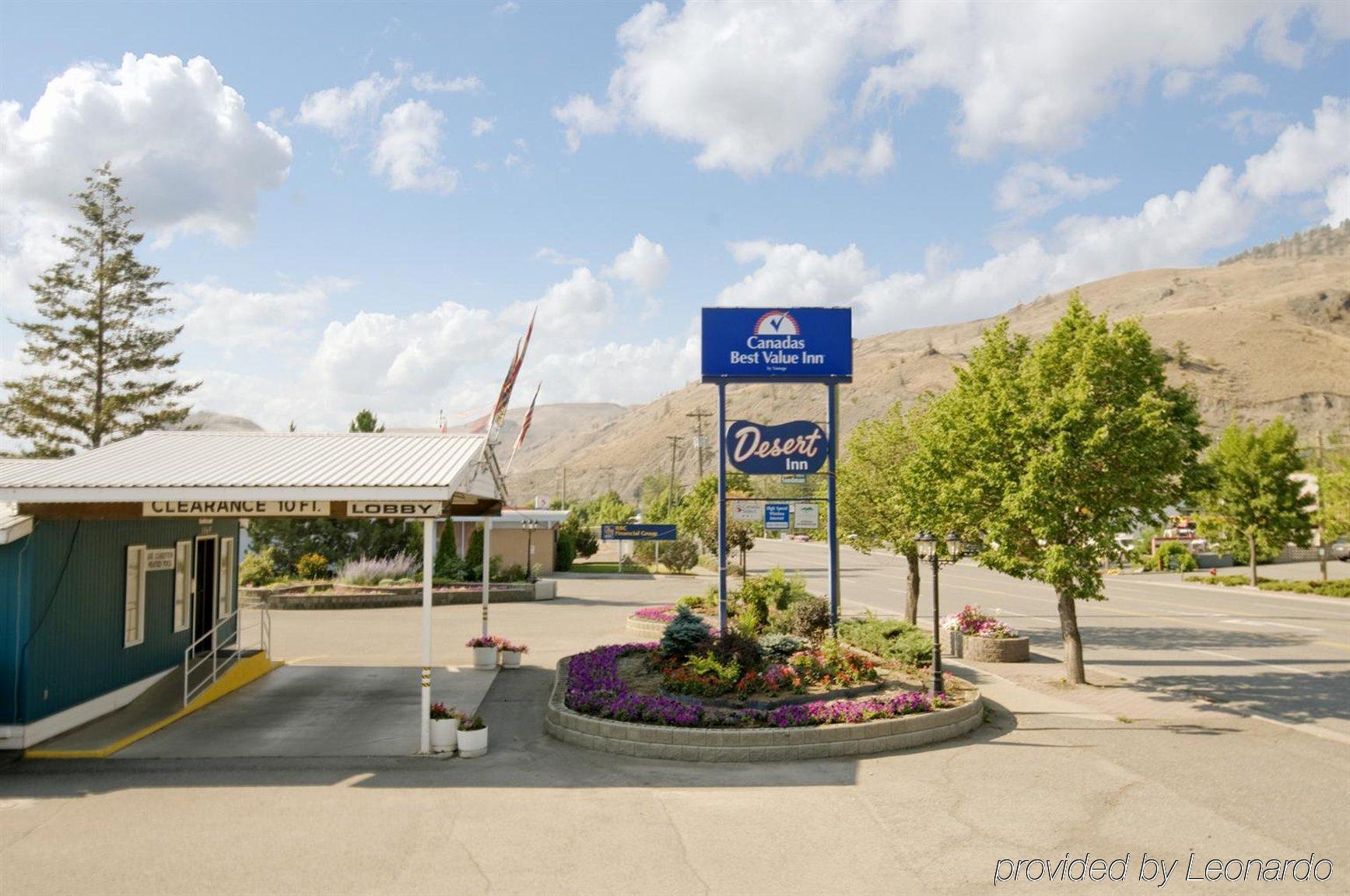 Canada'S Best Value Desert Inn & Suites Каш Крийк Екстериор снимка